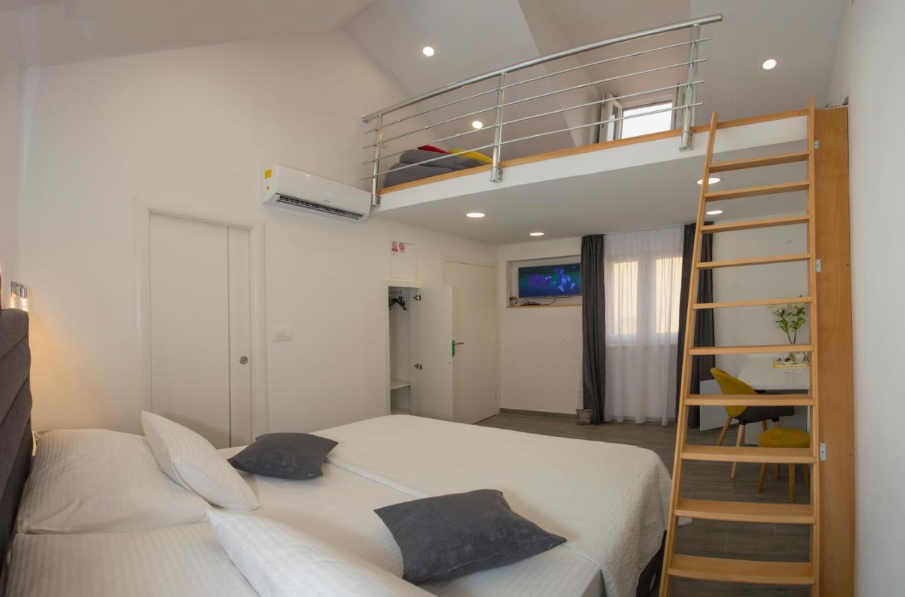 Central Old Town Rooms 1 Сплит Екстериор снимка
